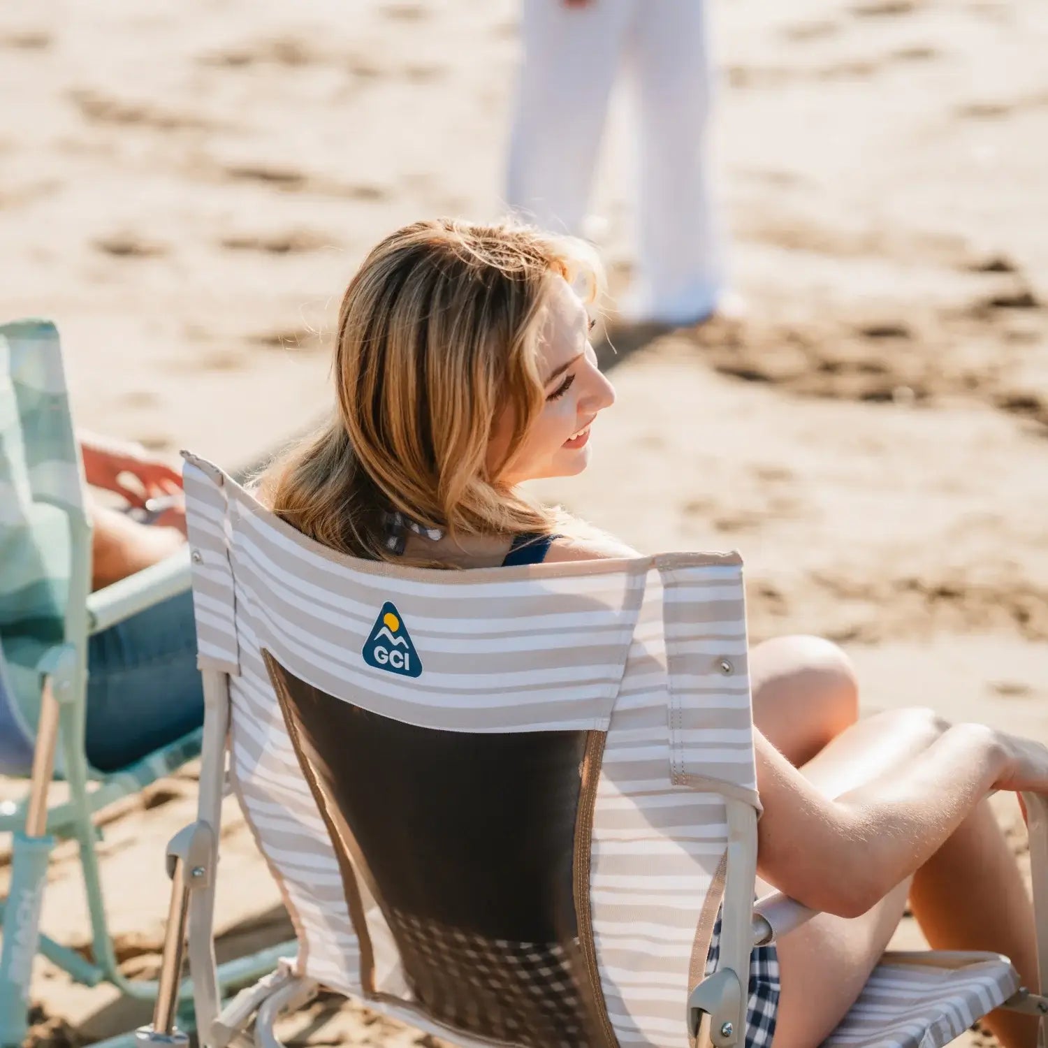 Luxury Camp Beach Rocker - Choice 712 - Heavy-Duty Kickback Rocker with Beverage Holder Detail